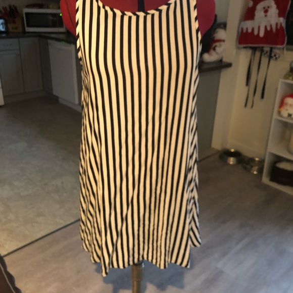 Dun dresses - Picture 5 of 8